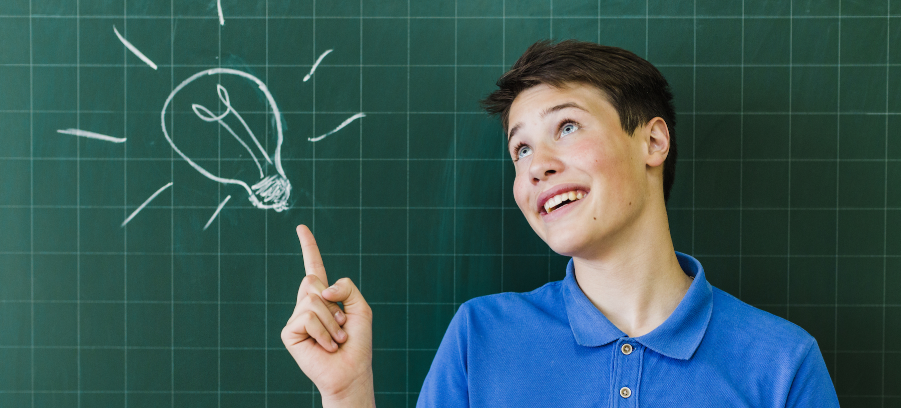 https://www.swvtwenteoostpo.nl/wp-custom/uploads/boy-pointing-blackboard.jpg